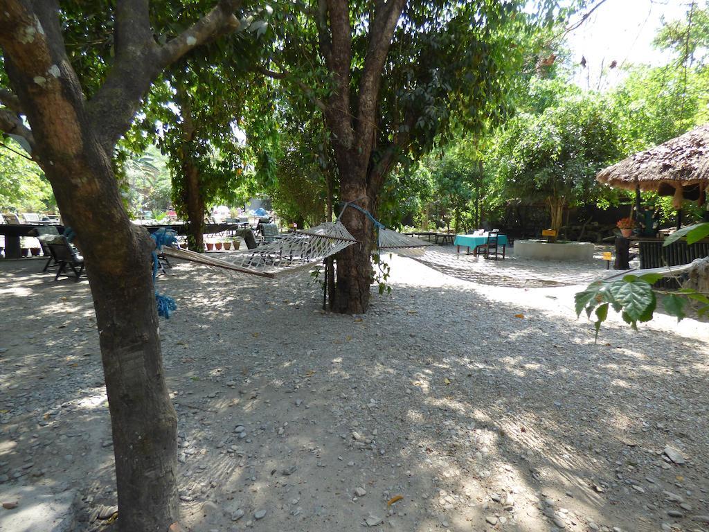 Chitwan Gaida Lodge Sauraha Exteriör bild