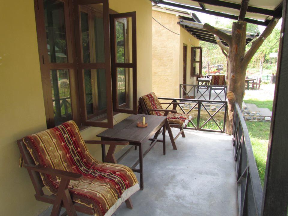 Chitwan Gaida Lodge Sauraha Exteriör bild